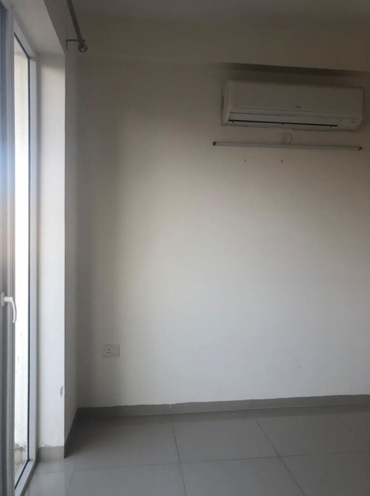 Room, emaar-emerald-floors-premier 3 Bedroom 1650 Sq.Ft. Apartment In Sector 65 Gurgaon 10406481