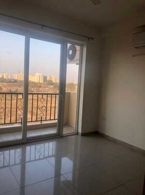 Room in 3 BHK Apartment at Emaar Emerald Floors Premier, Sector 65 – for Rent
