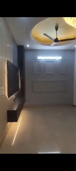 Furnished Amenities in 3 BHK Builder Floor at Aman Plaza, Shakti Khand iv – for Sale