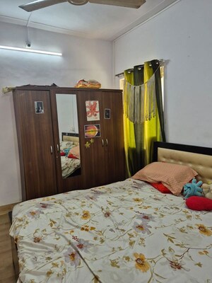 Bedroom in 2 BHK Apartment at Heritage View Vile Parle, Vile Parle West – for Rent