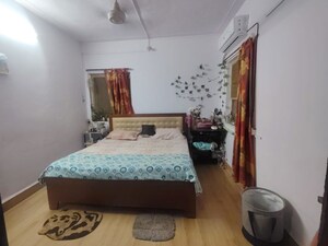 Bedroom in 2 BHK Apartment at Heritage View Vile Parle, Vile Parle West – for Rent