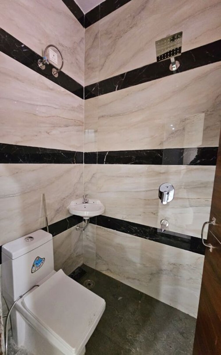 Team Area, dhakoli 3 Bedroom 125 Sq.Yd. Builder Floor In Dhakoli Zirakpur 10406609
