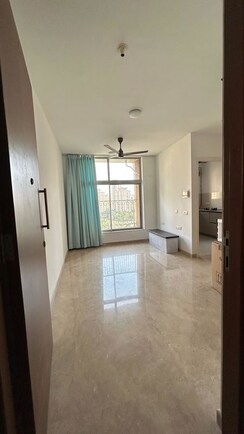 1 BHK Apartment For Rent in Hiranandani Estate Solitaire C