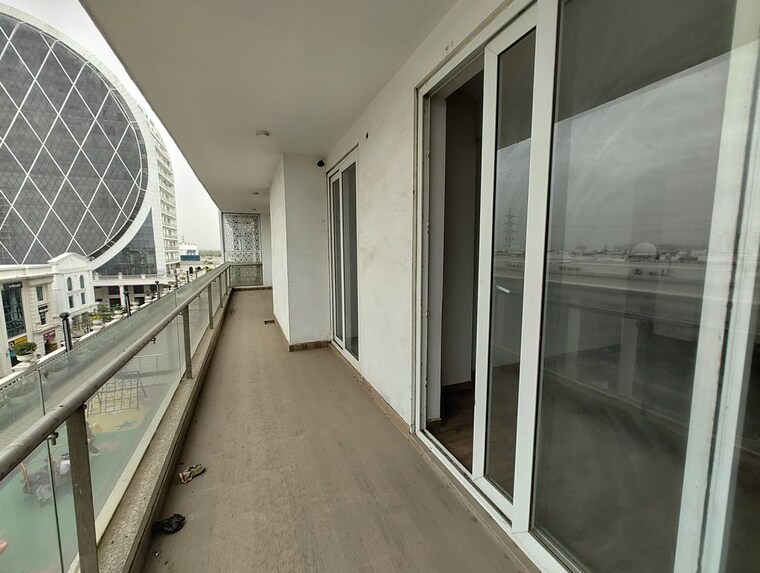Balcony, omaxe-royal-residency-faridabad 3 Bedroom 1925 Sq.Ft. Apartment In Sector 79 Faridabad 10406635