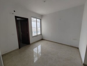 Room in 3 BHK Apartment at Omaxe Royal Residency Faridabad, Sector 79 – for Sale