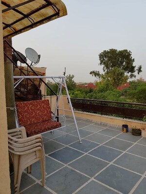 Balcony in 3 BHK Builder Floor at Dlf Phase I – for Rent