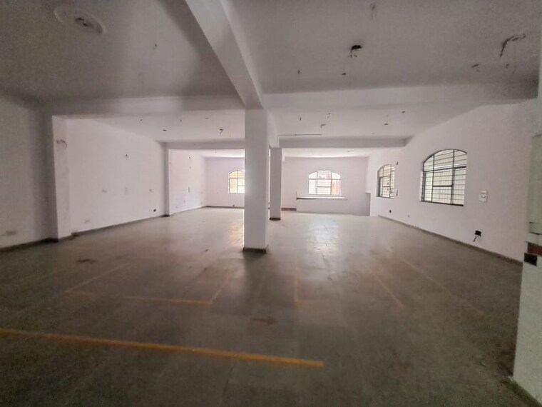  Parking, sector 63 Commercial Warehouse 2500 Sq.Ft. In Sector 63 Noida 10406663