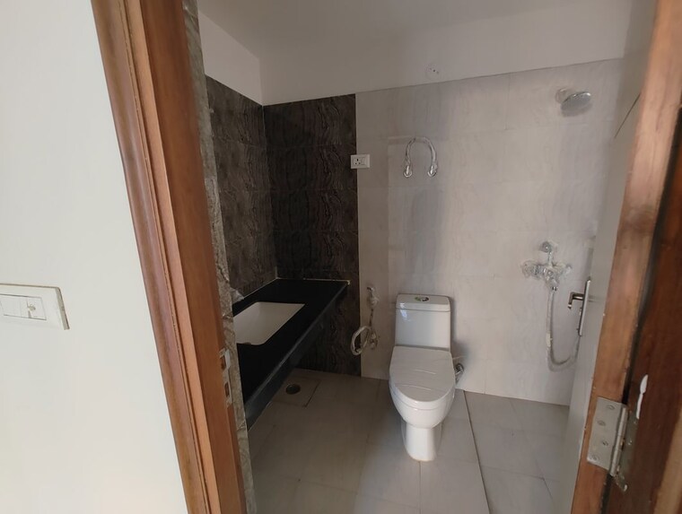 Bathroom, klj-greens 3.5 Bedroom 1720 Sq.Ft. Apartment In Sector 77 Faridabad 10406672