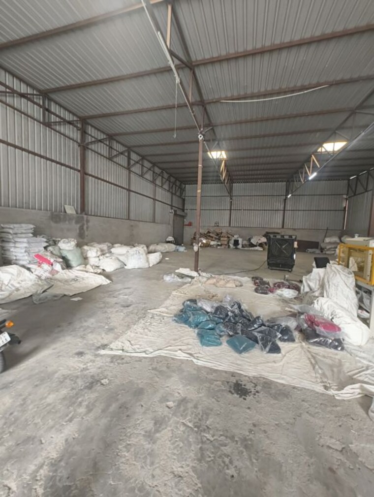  Parking, narayan vihar Commercial Warehouse 5000 Sq.Ft. In Narayan Vihar Jaipur 10406719