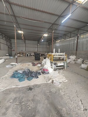 Parking in  Warehouse at Narayan Vihar – for Rent
