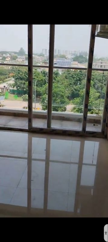 3.5 BHK + Servant Room Apartment For Rent in Tulsiani Golf View