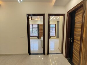 Room in 3 BHK Builder Floor at RPS Palm Drive, Sector 88 – for Sale