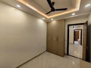 Room in 3 BHK Builder Floor at RPS Palm Drive, Sector 88 – for Sale