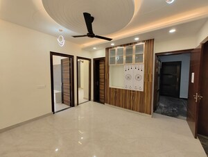 Room in 3 BHK Builder Floor at RPS Palm Drive, Sector 88 – for Sale