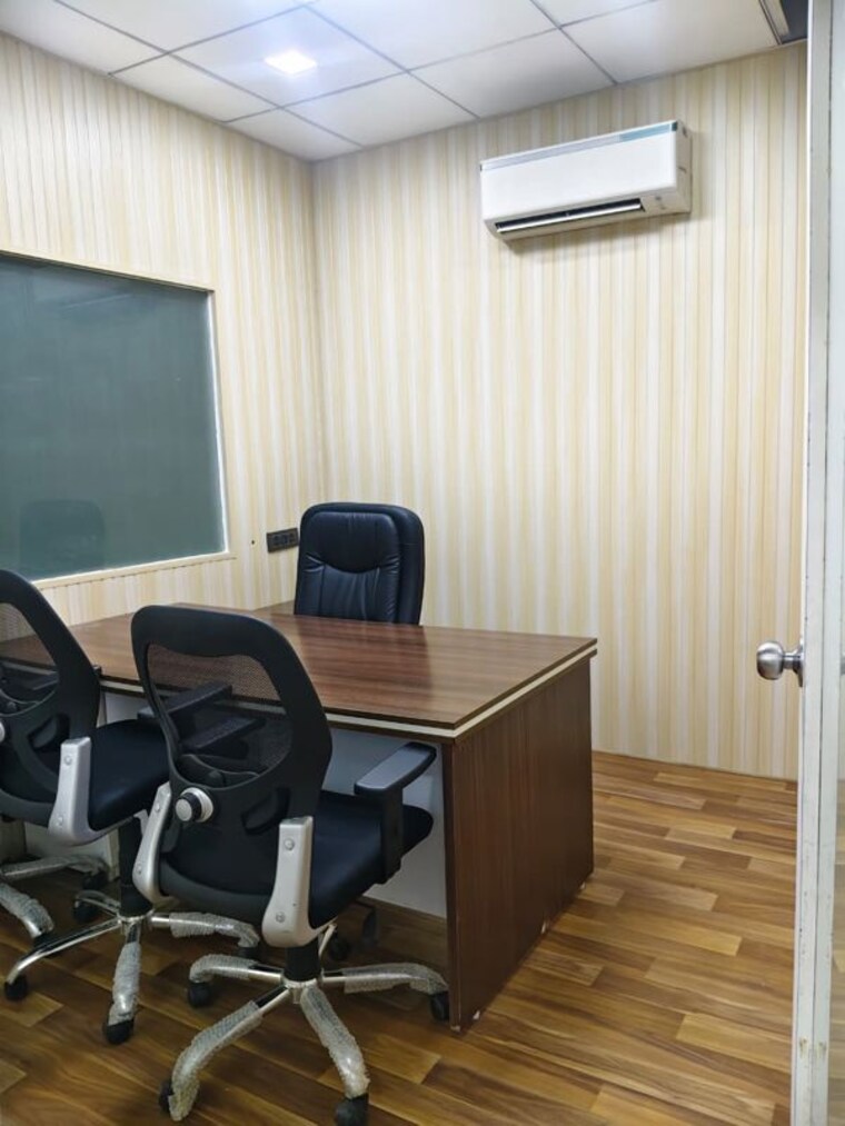 Team Area, sector 63 Commercial Office Space 2520 Sq.Ft. In Sector 63 Noida 10406750