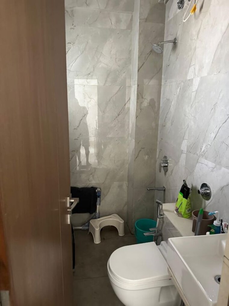 Bathroom, sugee-akanksha 1 Bedroom 485 Sq.Ft. Apartment In Dadar West Mumbai 10406808