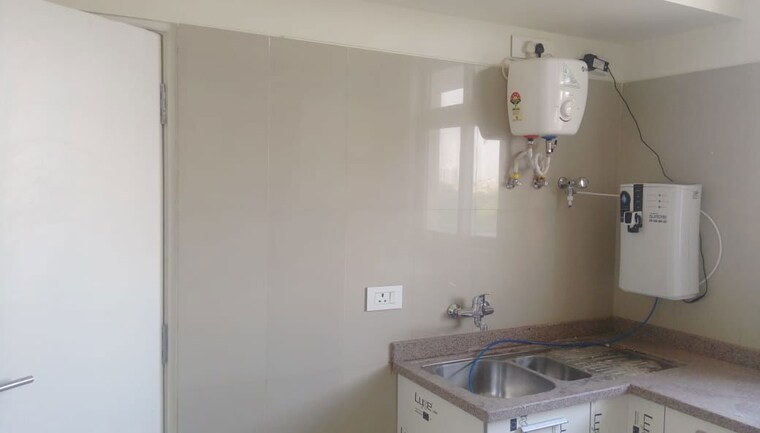 Bathroom, emaar-palm-terraces-select 4 Bedroom 2410 Sq.Ft. Apartment In Sector 66 Gurgaon 10406794