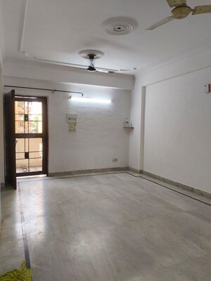 Room in 2 BHK Builder Floor at RWA Federation, Vaishali Sector 5 – for Rent
