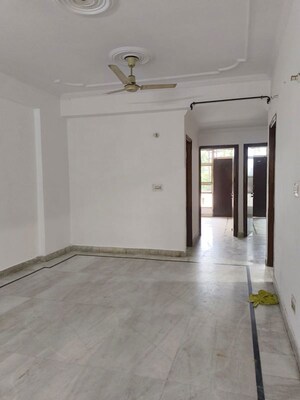 Room in 2 BHK Builder Floor at RWA Federation, Vaishali Sector 5 – for Rent