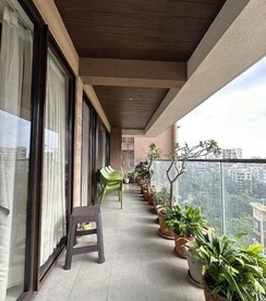 3.5 BHK + Pooja Room,Servant Room,Store Room Apartment For Sale in Kalpataru Solitaire