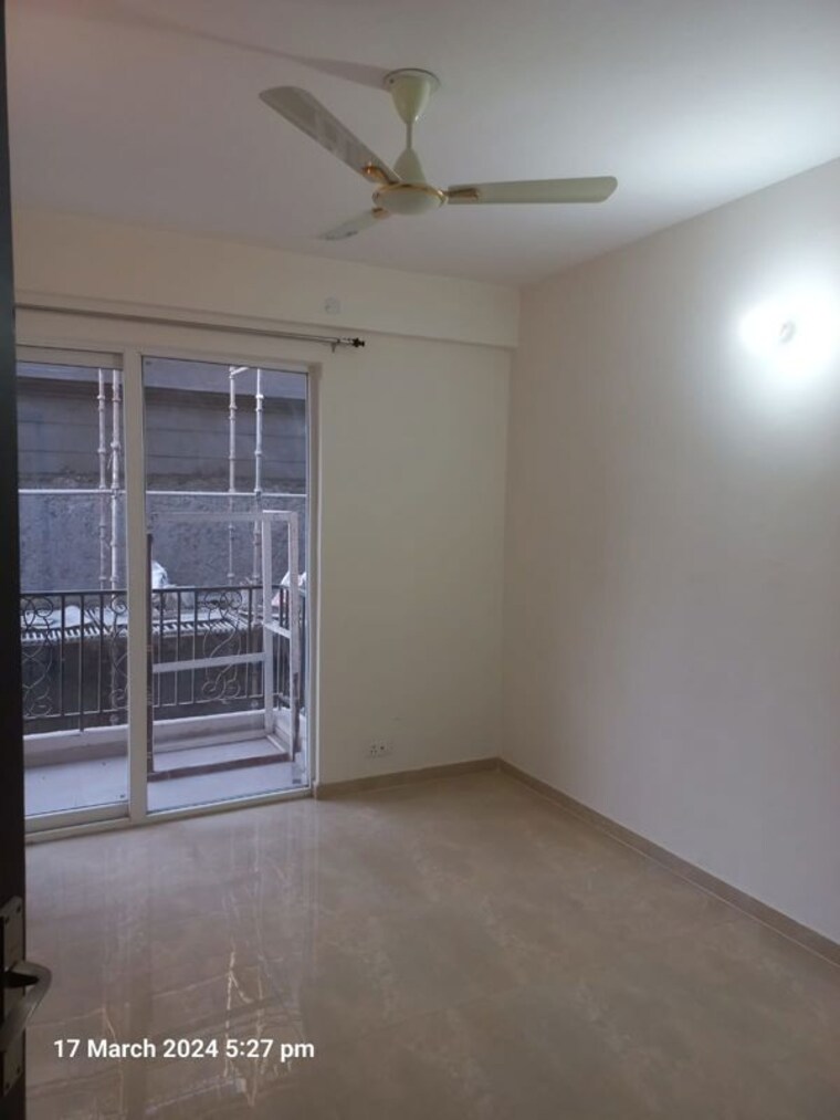 Room, signature-global-park-4-and-5 3 Bedroom 1081 Sq.Ft. Apartment In Sohna Sector 36 Gurgaon 10406772