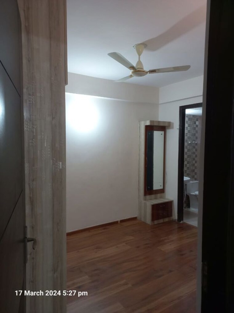 Room, signature-global-park-4-and-5 3 Bedroom 1081 Sq.Ft. Apartment In Sohna Sector 36 Gurgaon 10406772