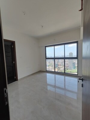 Room in 2 BHK Apartment at Sheth Auris Bliss, Malad West – for Sale