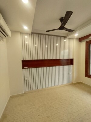 Bedroom in 3 BHK Apartment at Sector 48 – for Rent