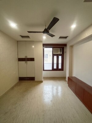 Room in 3 BHK Apartment at Sector 48 – for Rent