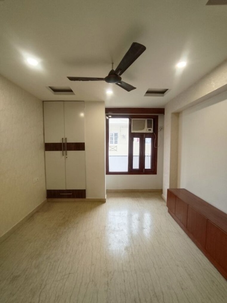 Room, sector 48 3 Bedroom 2268 Sq.Ft. Apartment In Sector 48 Gurgaon 10406859