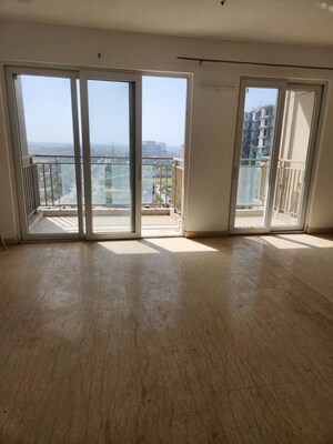 Room in 3 BHK Apartment at Conscient Heritage Max II, Sector 102 – for Rent