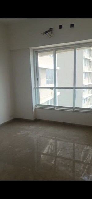 Room in 3 BHK Apartment at Kalpataru Radiance, Goregaon West – for Sale