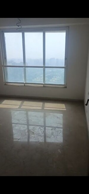 Room in 3 BHK Apartment at Kalpataru Radiance, Goregaon West – for Sale