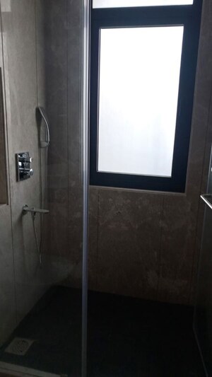 Bathroom in 4 BHK Builder Floor at DLF Imperial Residences, Dlf Phase I – for Rent