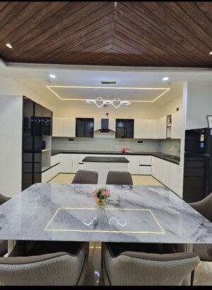 Team Area in 4 BHK Apartment at Sector 115 – for Sale