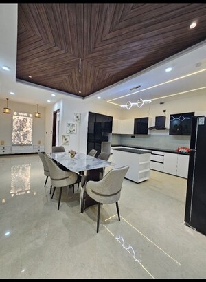 Team Area in 4 BHK Apartment at Sector 115 – for Sale