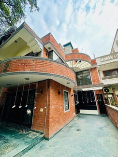 5 BHK Independent House For Rent in DLF Phase II