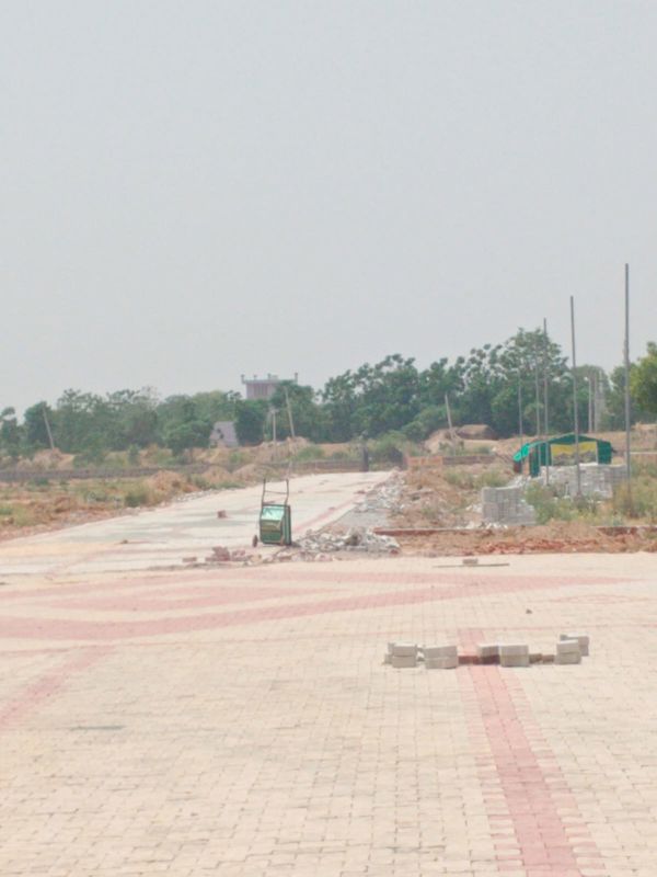 Plot For Sale in U I T