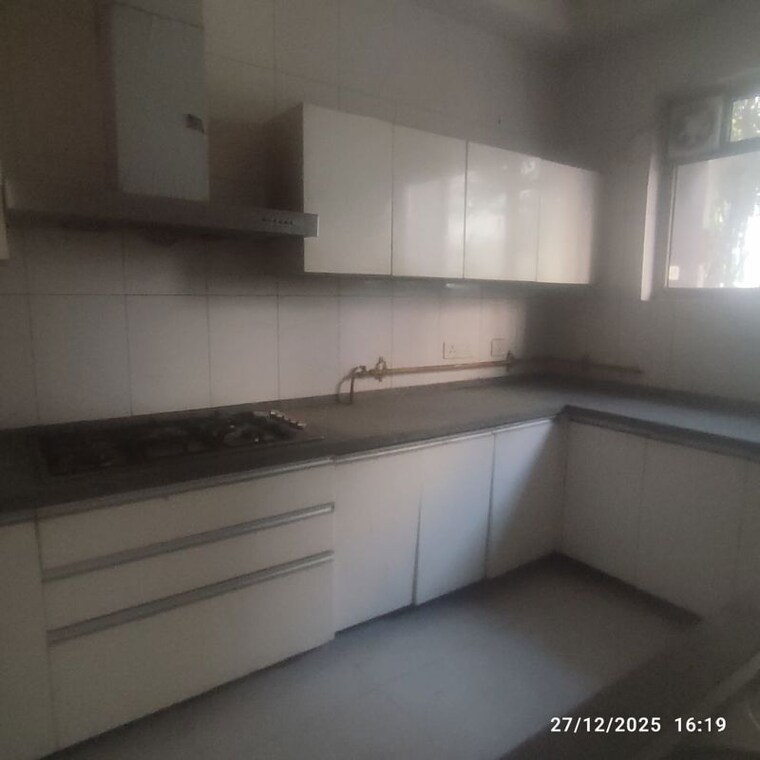 Kitchen, tata-primanti-villas 4 Bedroom 8500 Sq.Ft. Villa In Sector 72 Gurgaon 10406905