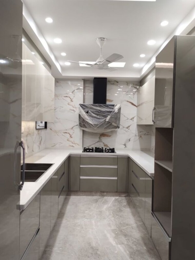 Team Area, dlf-atria 3 Bedroom 2200 Sq.Ft. Builder Floor In Dlf Phase ii Gurgaon 10406919