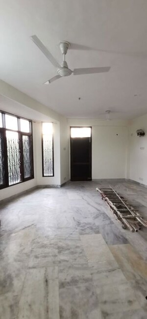 Room in 3 BHK Builder Floor at Greater Kailash I – for Rent