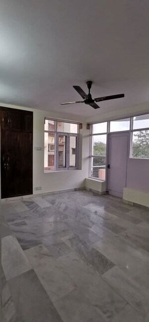 Room in 3 BHK Builder Floor at Greater Kailash I – for Rent