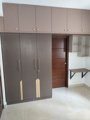 Room in 2 BHK Apartment at Gem Nakshatra, Kokapet – for Rent
