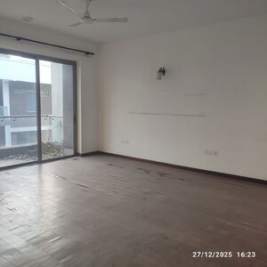 Room in 4 BHK Villa at Tata Primanti Villas, Sector 72 – for Rent