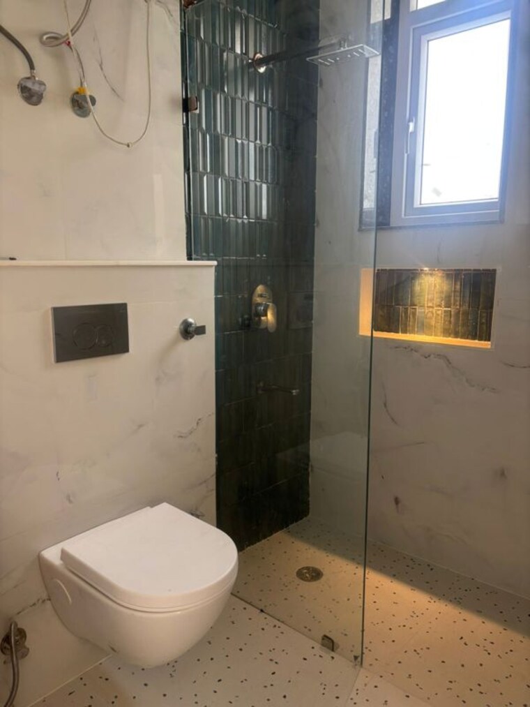 Bathroom, unitech-aspen-greens 5 Bedroom 5300 Sq.Ft. Villa In Sector 50 Gurgaon 10406952