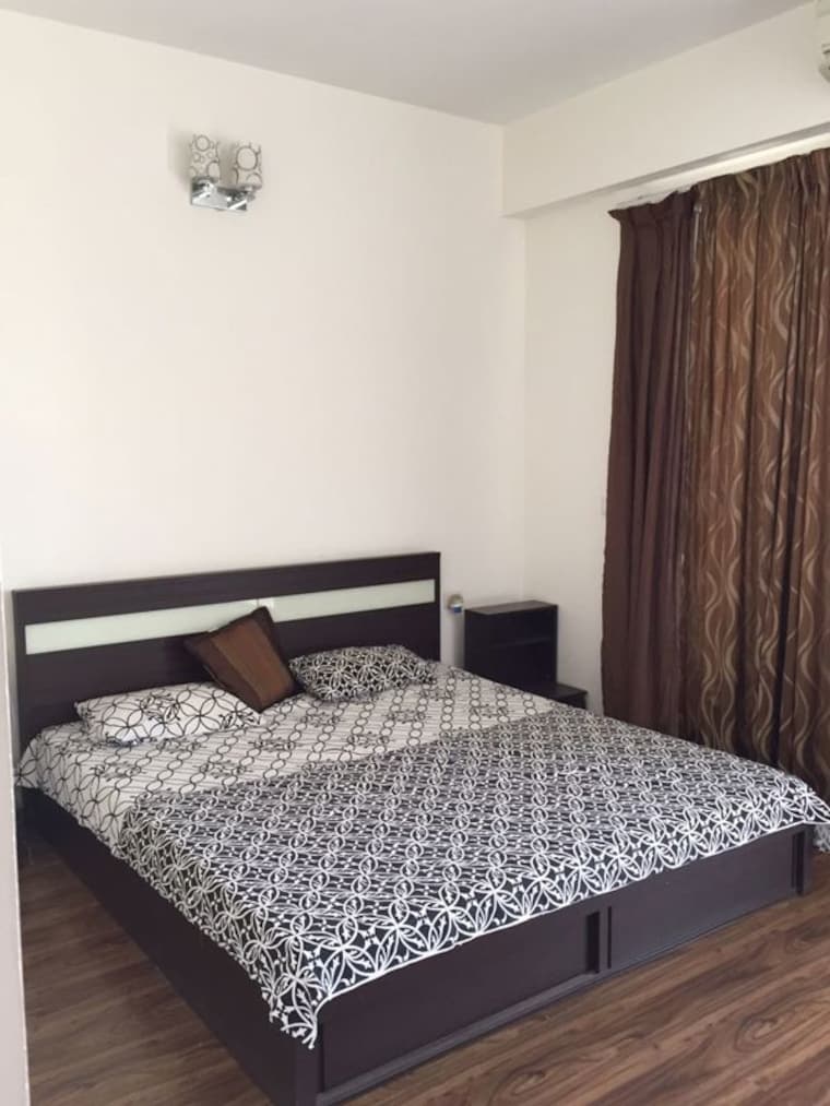 Bedroom, emaar-mgf-the-palm-drive-studios 3 Bedroom 1950 Sq.Ft. Apartment In Sector 66 Gurgaon 10406969