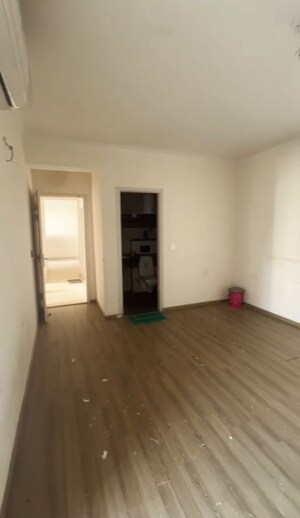 Room in 3 BHK Apartment at Pareena The Elite Residences, Sector 99 – for Rent