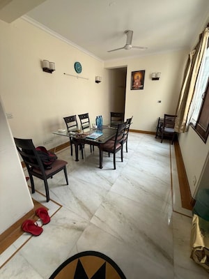 Team Area in 3 BHK Builder Floor at Sector 80 – for Rent