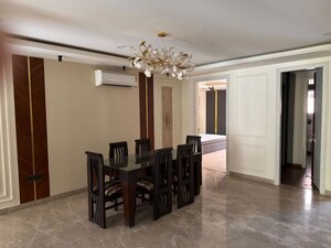 Gym in 3 BHK Builder Floor at Dlf Cyber City – for Rent