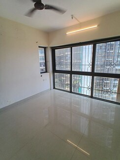 2.5 BHK Apartment For Rent in Lokhandwala Sapphire Heights